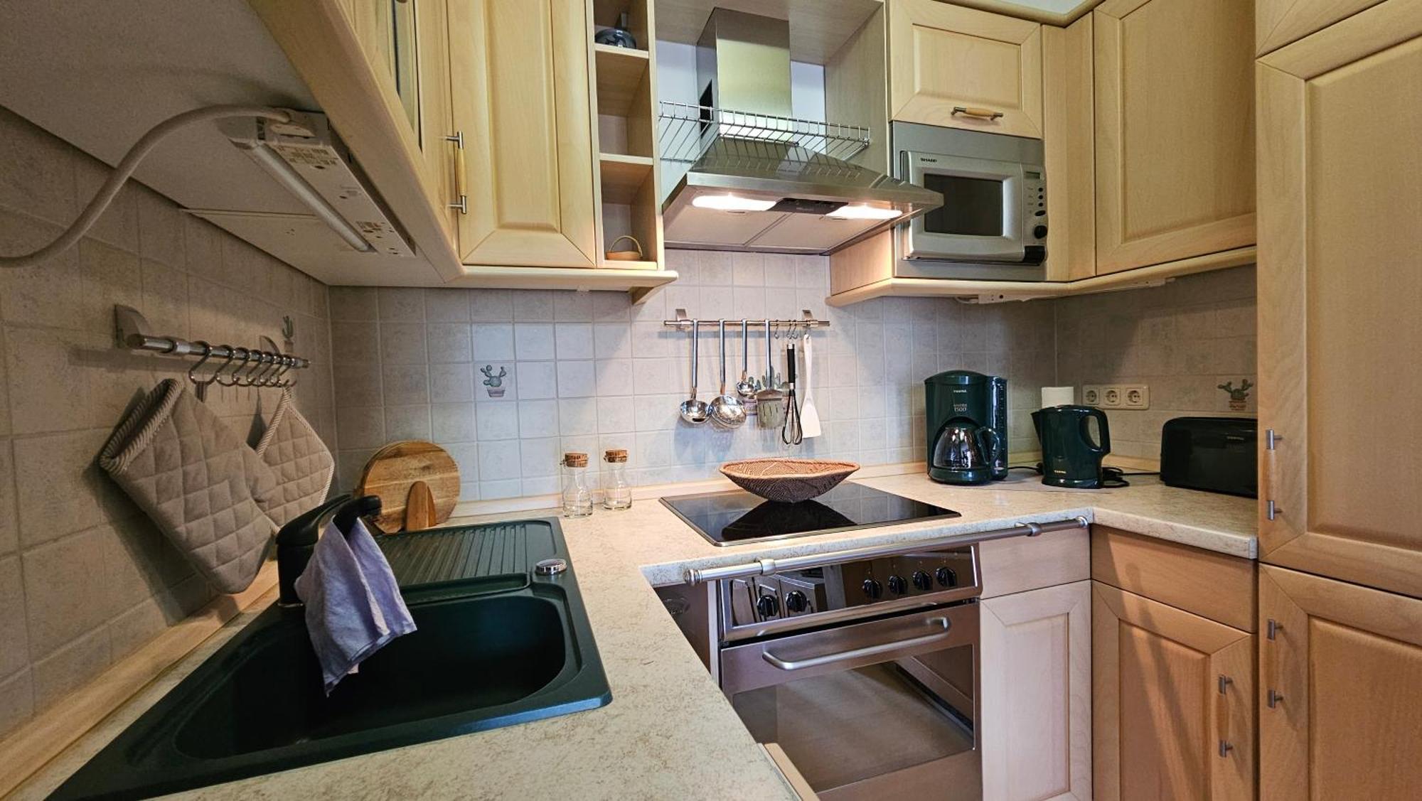 Pension Weisse Rose, Parkplatz, Fruehstueck, Wlan, Zentral Бад Елстер Екстериор снимка