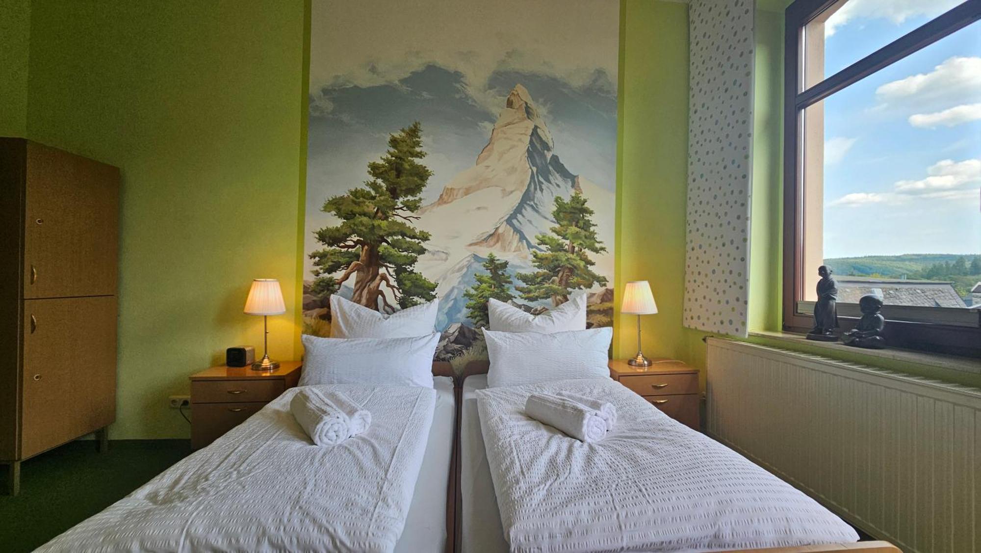 Pension Weisse Rose, Parkplatz, Fruehstueck, Wlan, Zentral Бад Елстер Екстериор снимка