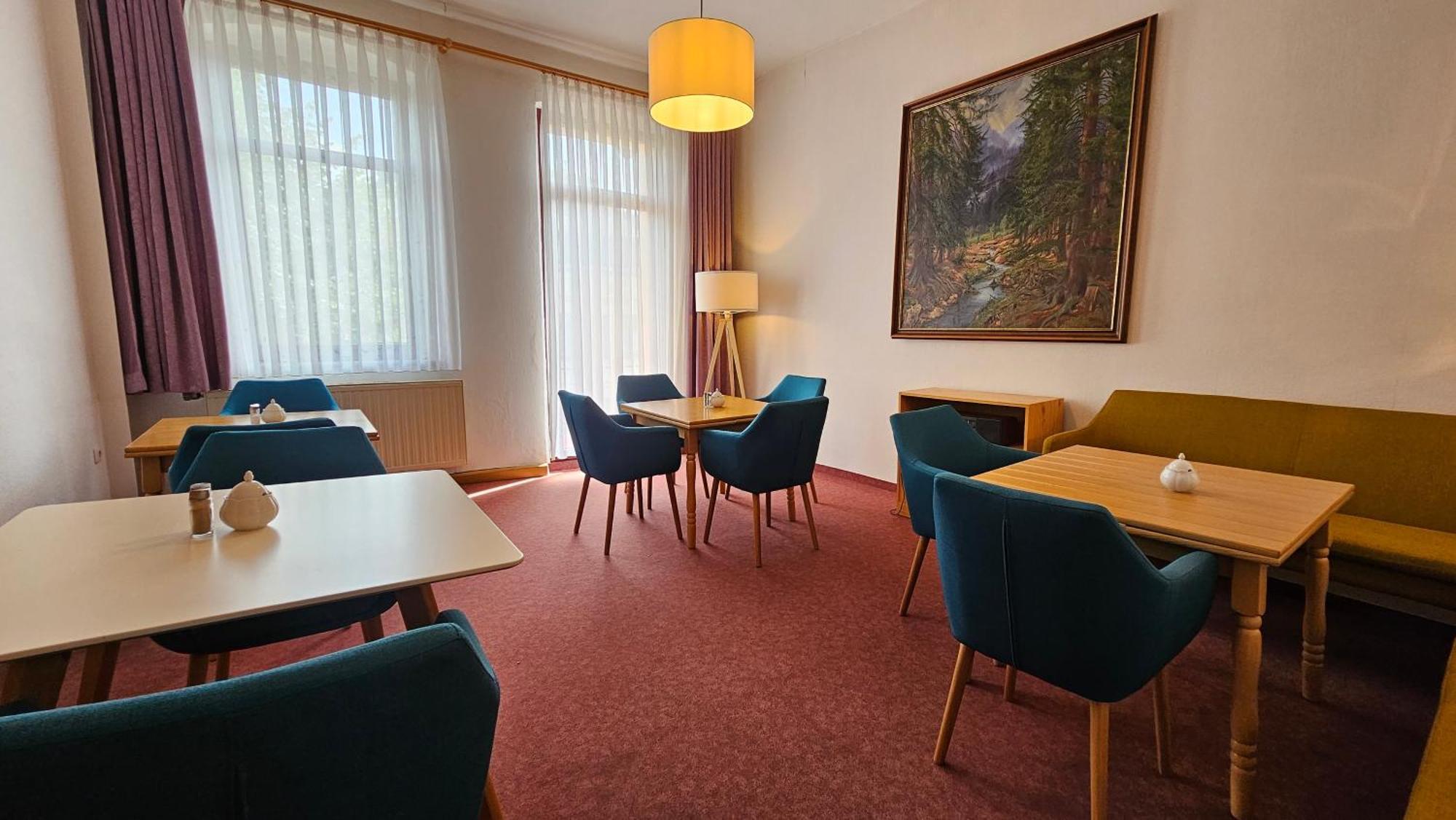 Pension Weisse Rose, Parkplatz, Fruehstueck, Wlan, Zentral Бад Елстер Екстериор снимка