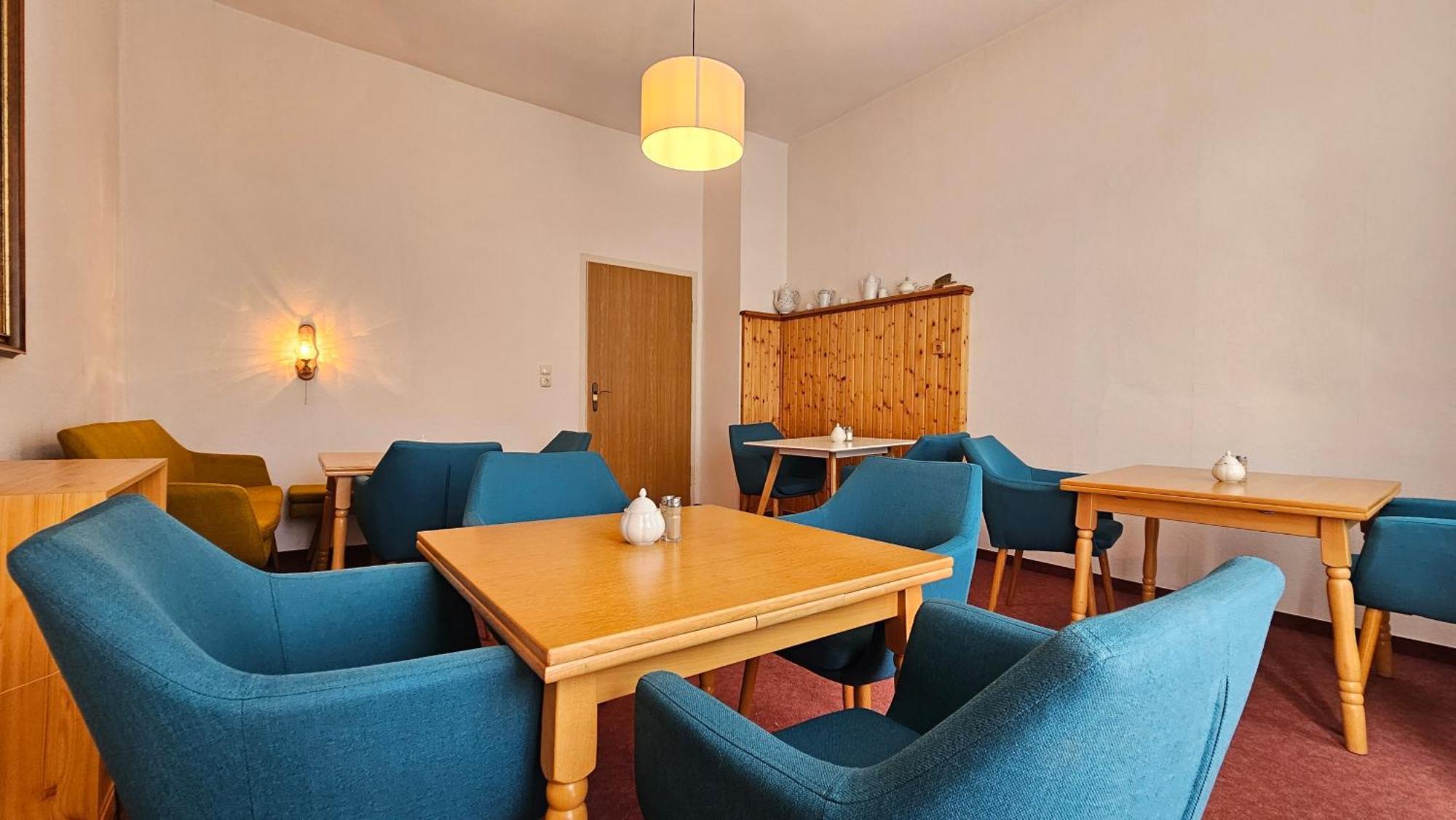 Pension Weisse Rose, Parkplatz, Fruehstueck, Wlan, Zentral Бад Елстер Екстериор снимка