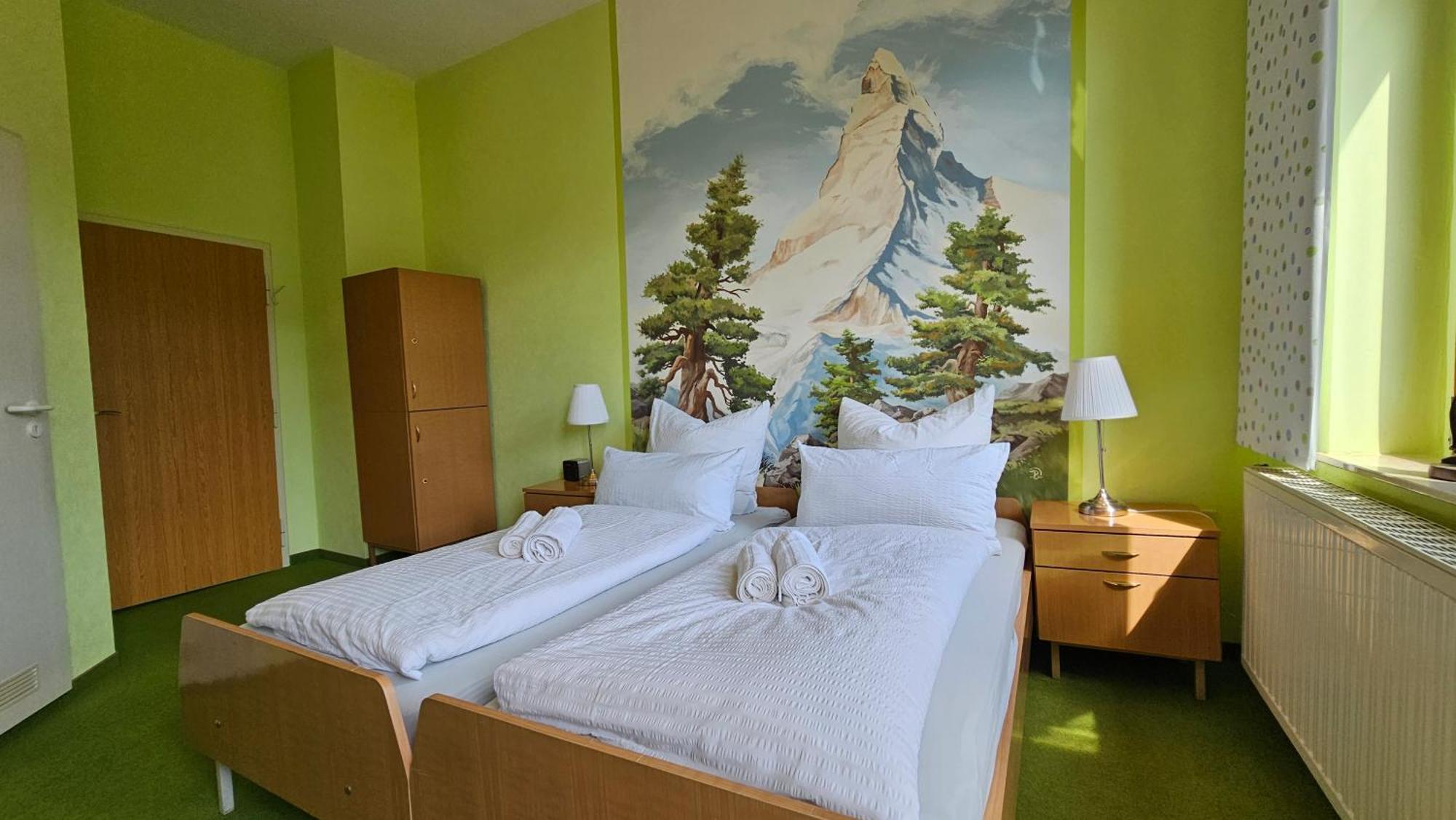 Pension Weisse Rose, Parkplatz, Fruehstueck, Wlan, Zentral Бад Елстер Екстериор снимка