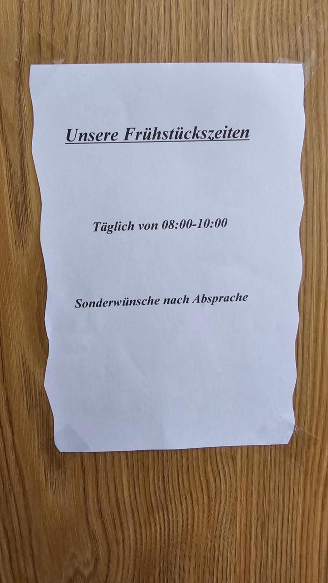 Pension Weisse Rose, Parkplatz, Fruehstueck, Wlan, Zentral Бад Елстер Екстериор снимка