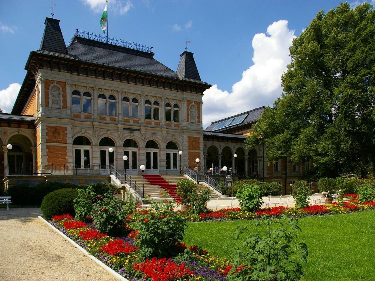 Pension Weisse Rose, Parkplatz, Fruehstueck, Wlan, Zentral Бад Елстер Екстериор снимка